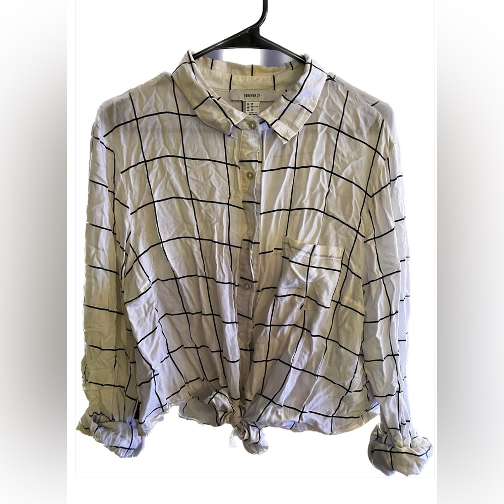 BLACK&WHITE BUTTON UP SHIRT WITH COLLAR